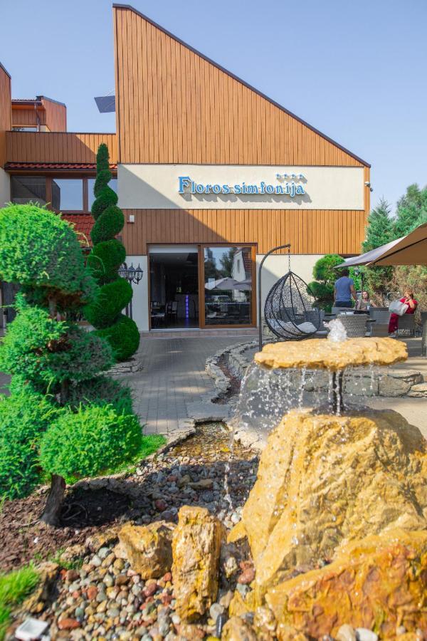 Floros Simfonija Hotel Sventoji Bagian luar foto