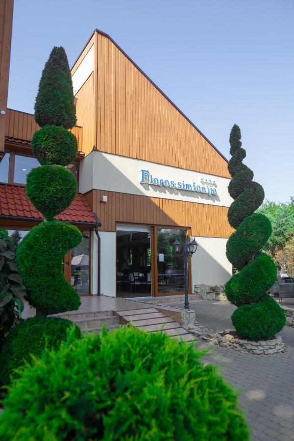 Floros Simfonija Hotel Sventoji Bagian luar foto