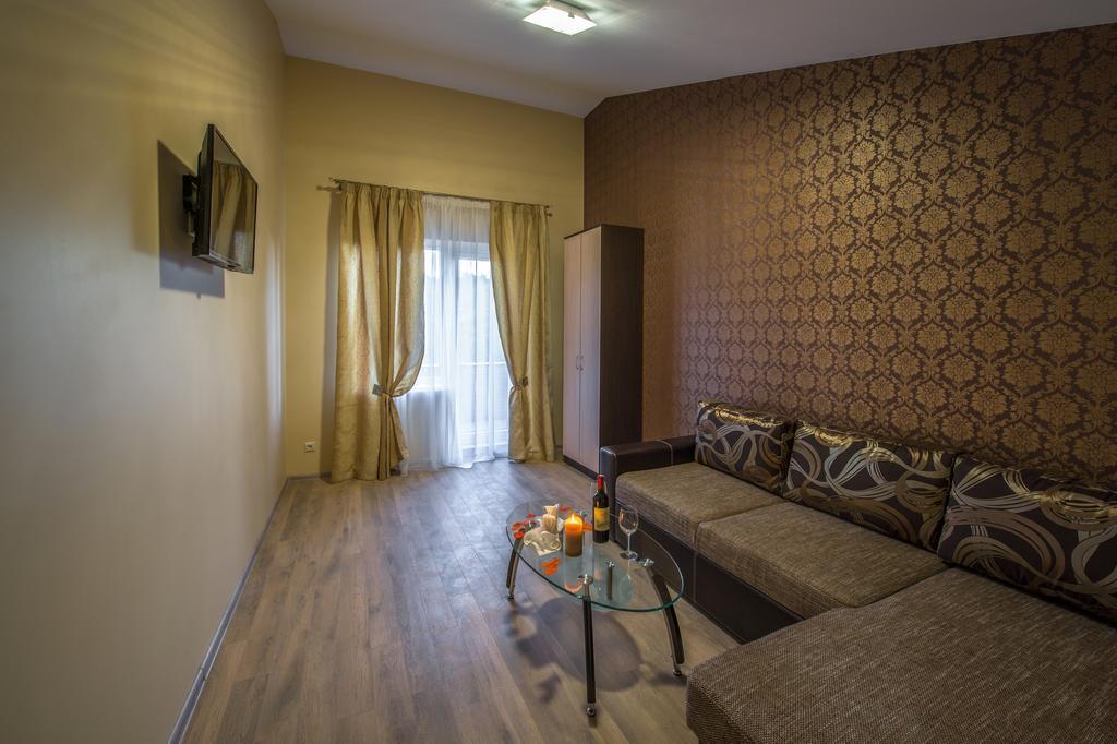 Floros Simfonija Hotel Sventoji Ruang foto