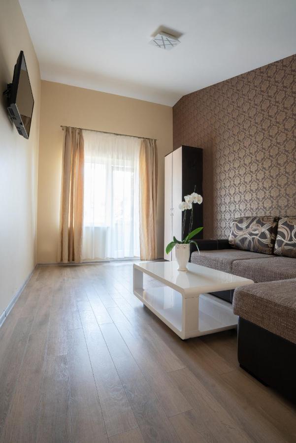 Floros Simfonija Hotel Sventoji Bagian luar foto
