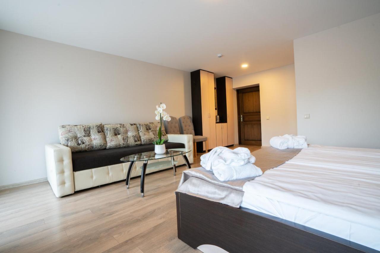 Floros Simfonija Hotel Sventoji Bagian luar foto