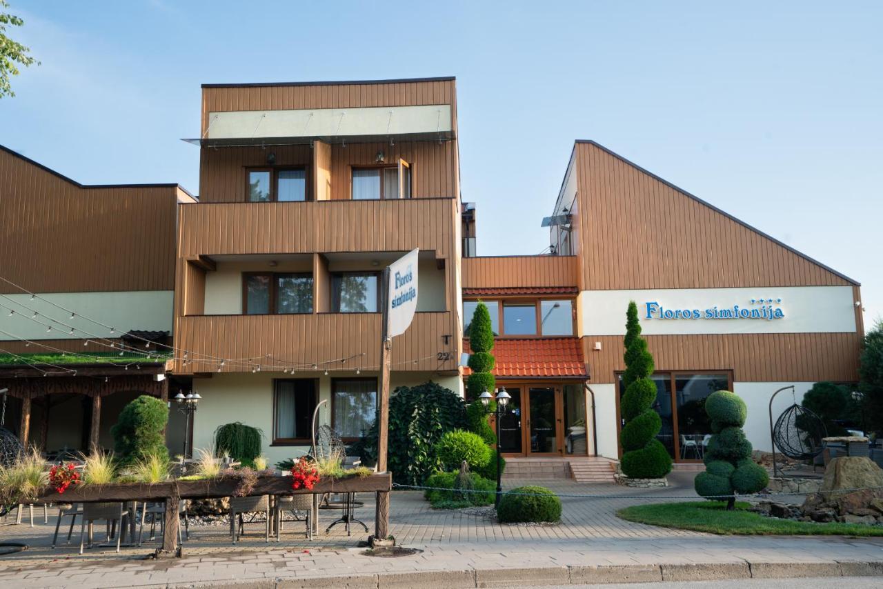 Floros Simfonija Hotel Sventoji Bagian luar foto