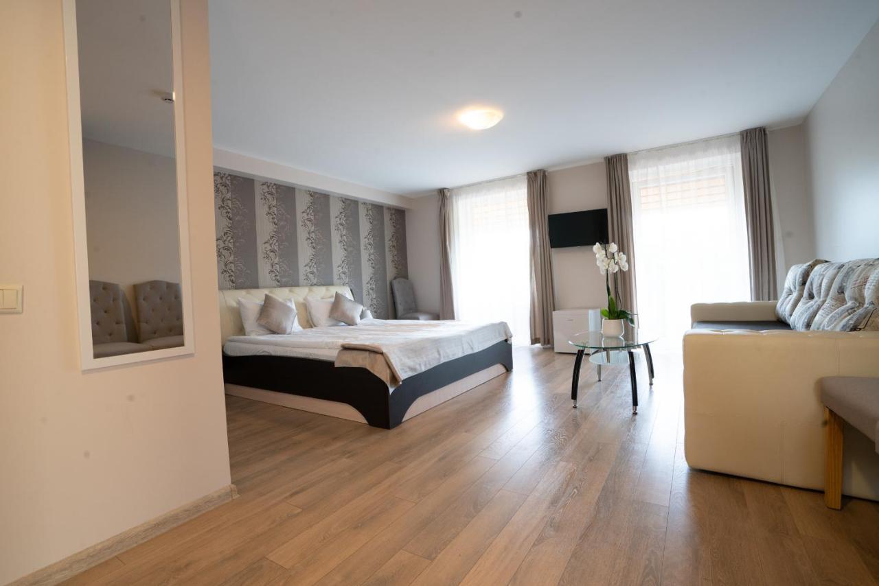 Floros Simfonija Hotel Sventoji Bagian luar foto