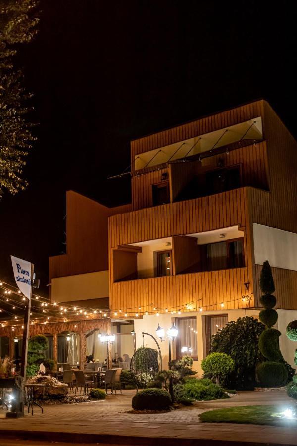 Floros Simfonija Hotel Sventoji Bagian luar foto